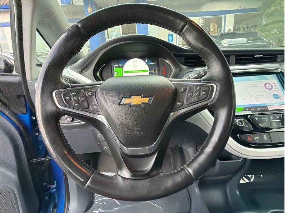 Used 2017 Chevrolet Bolt Premier w/ Driver Confidence II Package FWD image 8