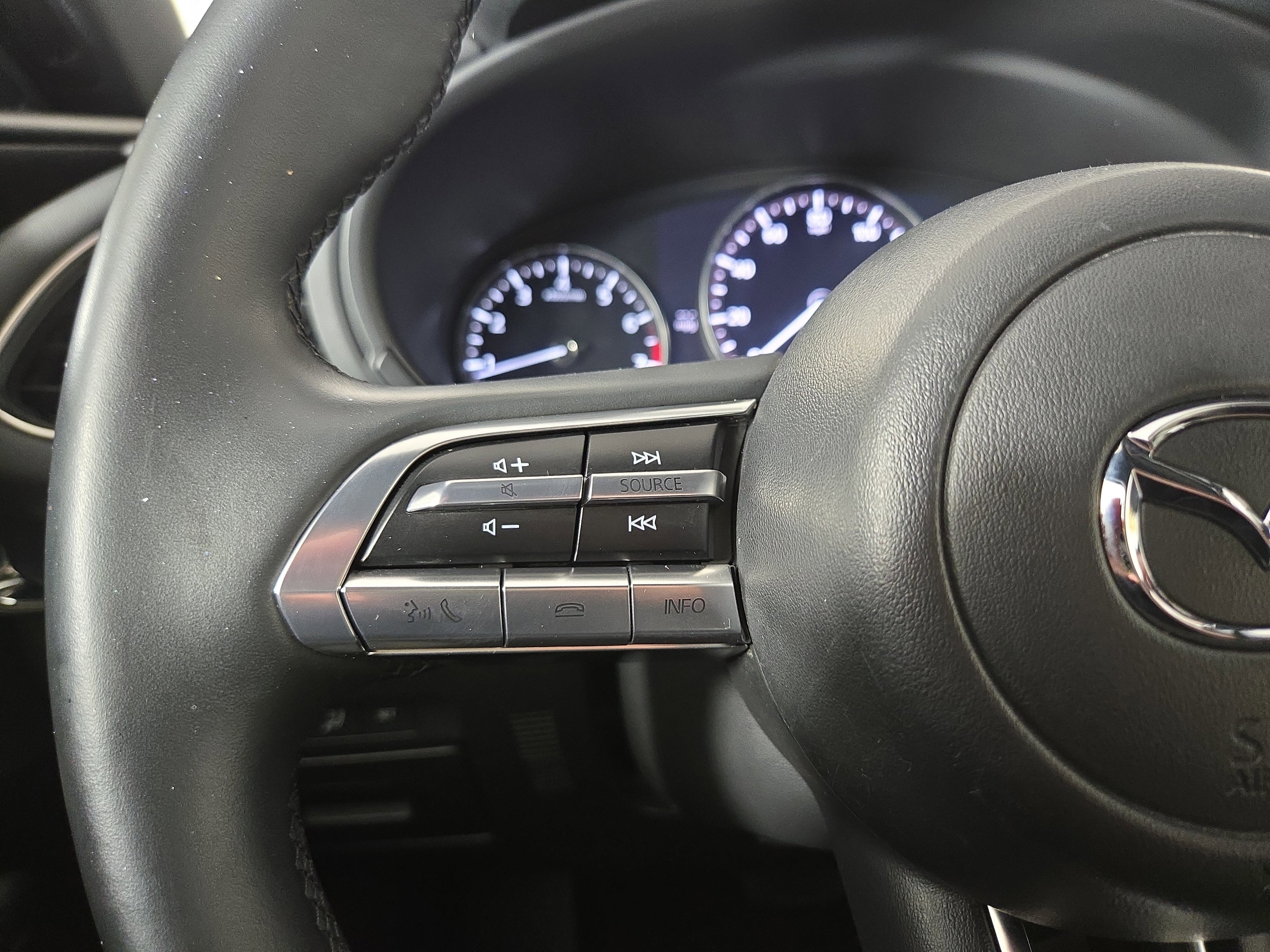 Used 2019 MAZDA MAZDA3 Hatchback w/ Preferred Package image 16