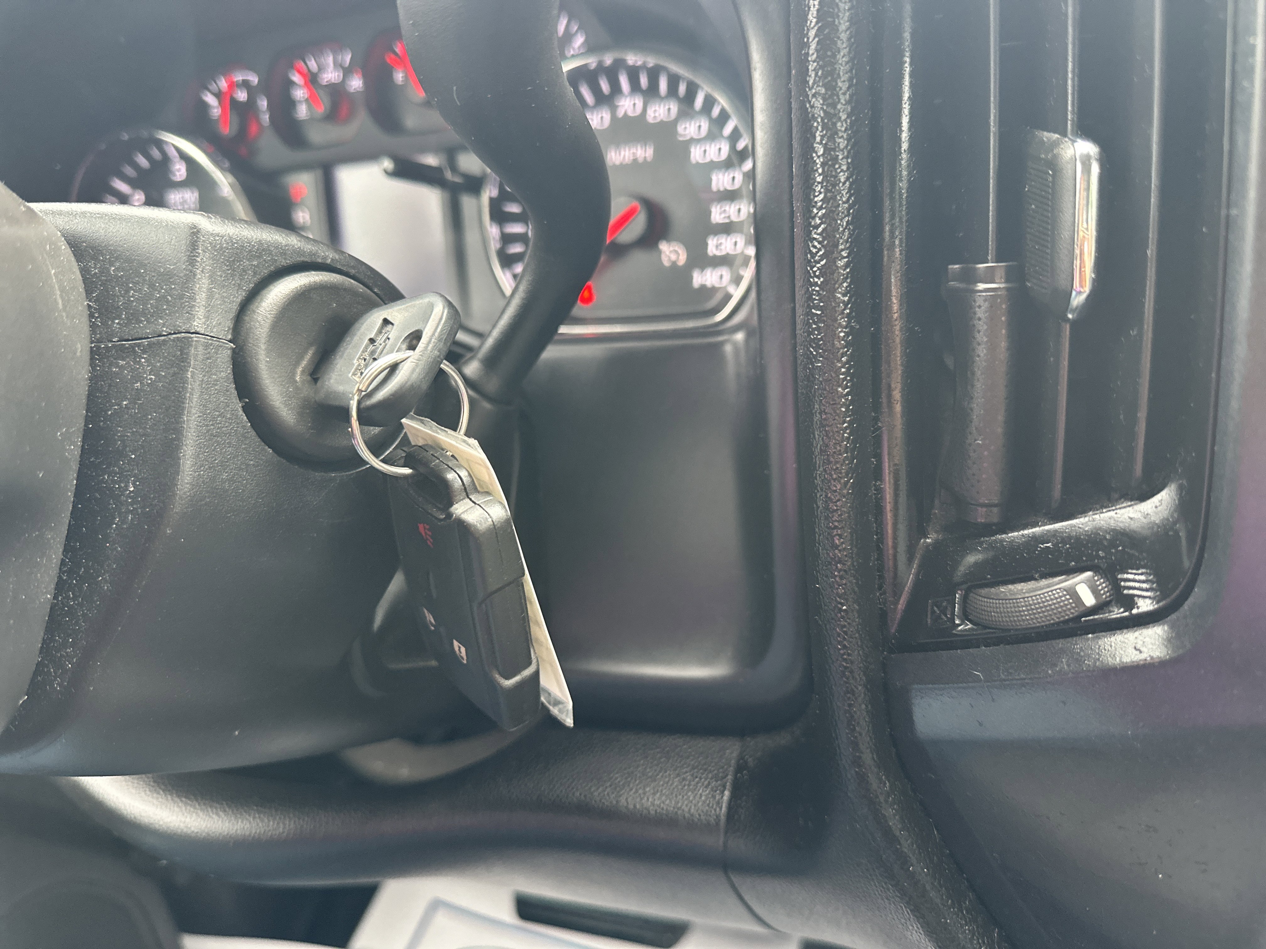 Used 2016 Chevrolet Silverado 1500 Custom w/ Trailering Package AWD/4WD image 13