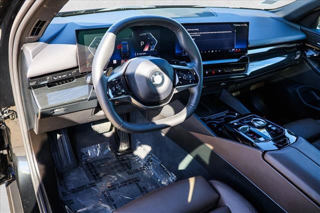 Certified 2024 BMW 530i xDrive w/ Convenience Package AWD/4WD image 10