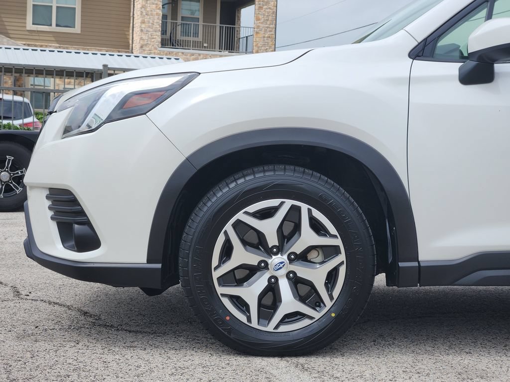 Certified 2022 Subaru Forester Premium AWD/4WD image 6