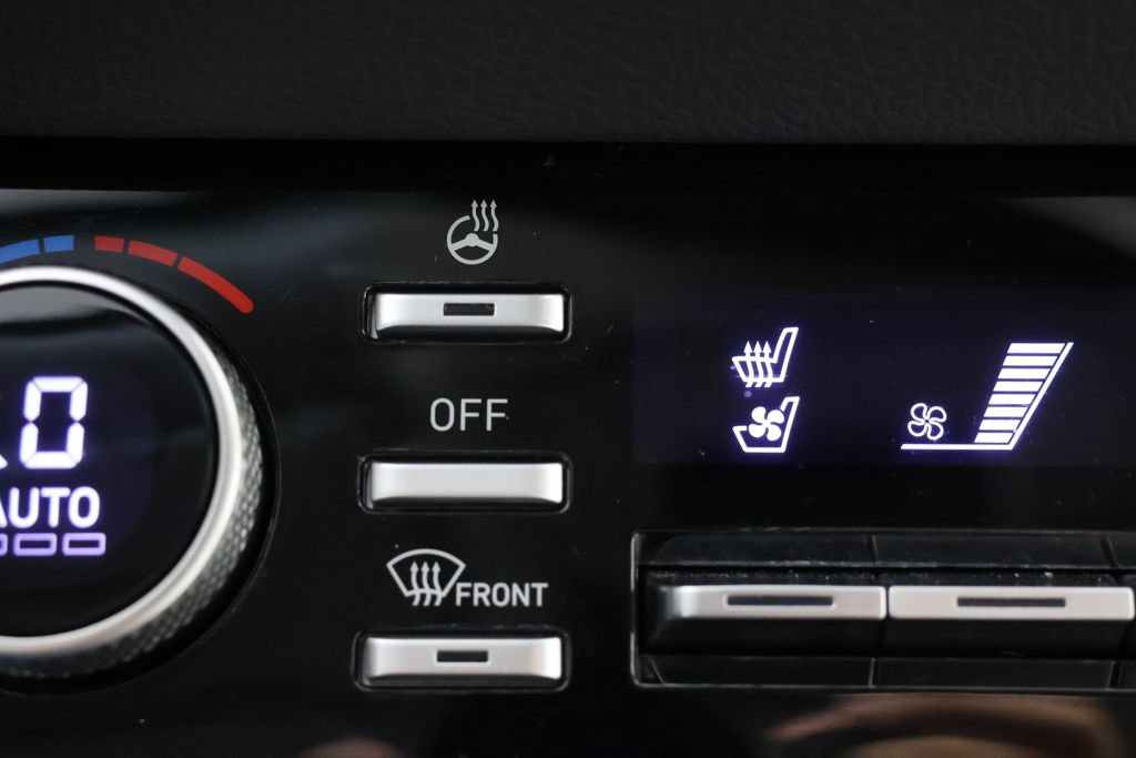 Used 2022 Hyundai Sonata Limited w/ Preferred Accessory Package FWD image 15