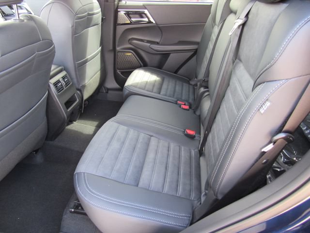 New 2026 Mitsubishi Outlander SE FWD image 15