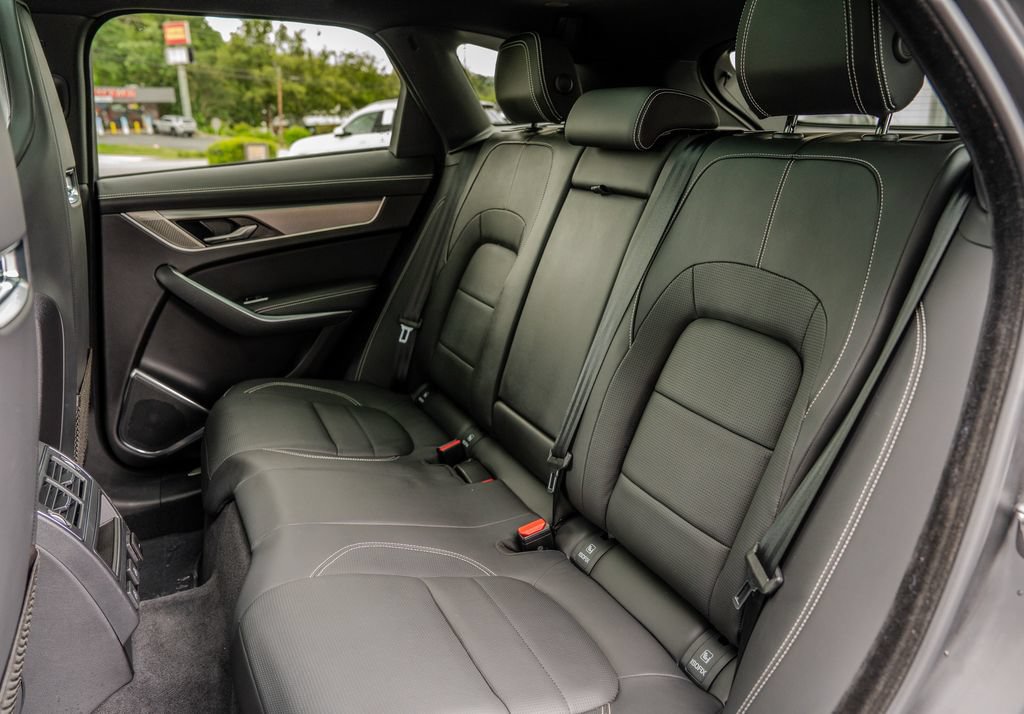 Used 2024 Jaguar F-PACE R-Dynamic S AWD/4WD image 19