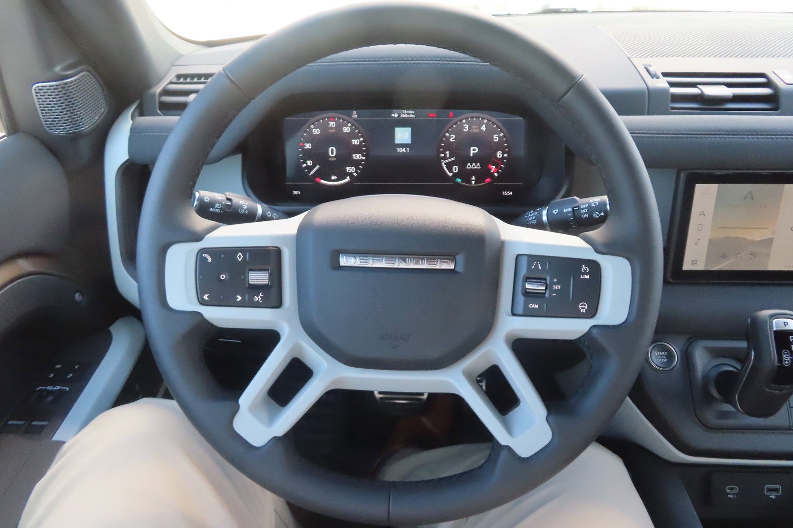 Used 2023 Land Rover Defender 90 S image 27