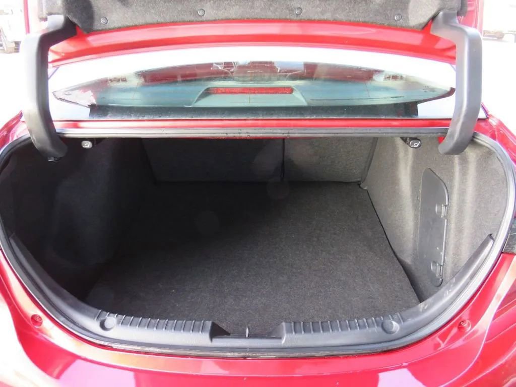 Used 2016 MAZDA MAZDA3 i Sport FWD image 24