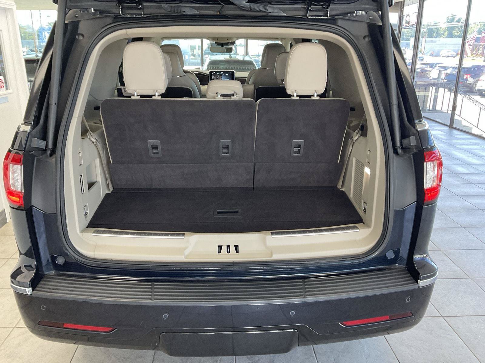 Used 2021 Lincoln Navigator Reserve AWD/4WD image 23