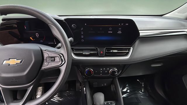Used 2025 Chevrolet TrailBlazer LT w/ Driver Confidence Package AWD/4WD image 13