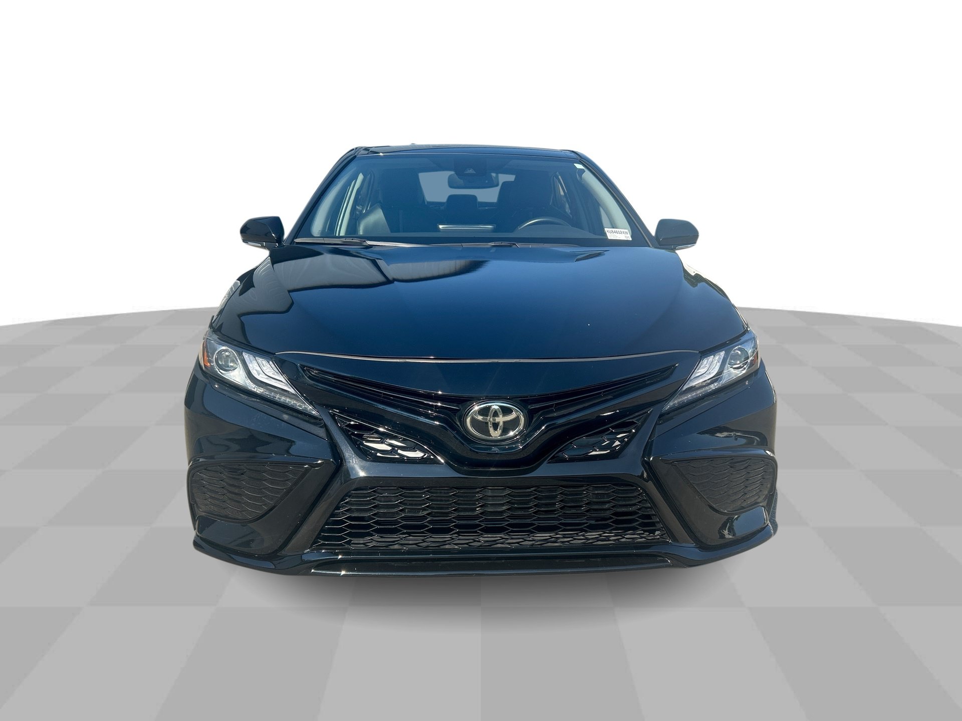 Used 2024 Toyota Camry XSE FWD image 3
