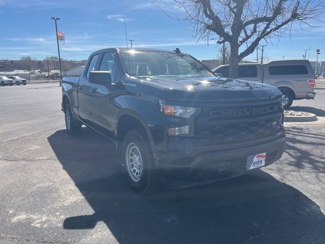 Used 2025 Chevrolet Silverado 1500 W/T w/ Trailering Package image 3