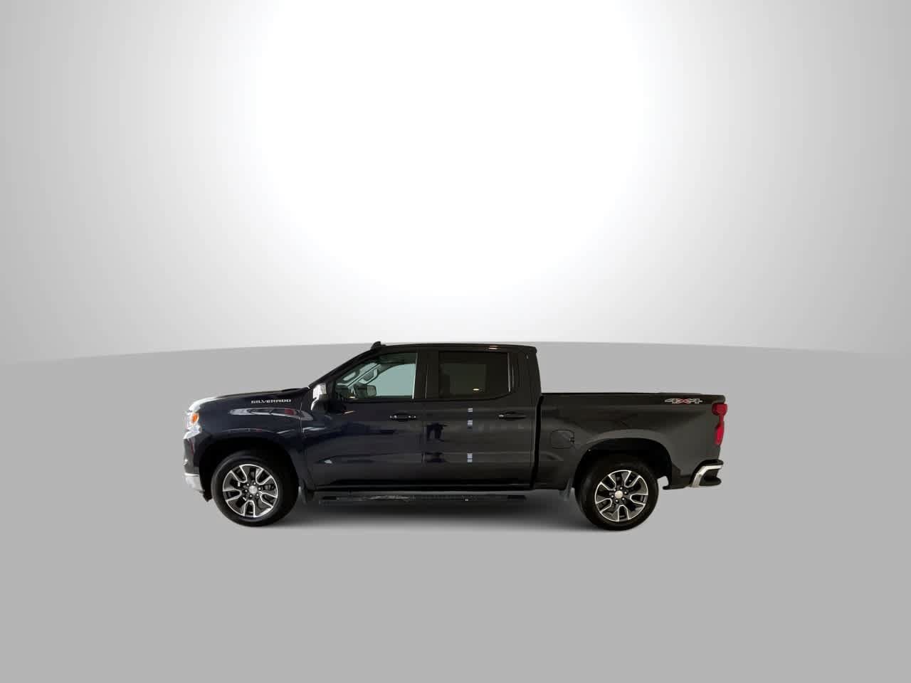 Used 2022 Chevrolet Silverado 1500 LT AWD/4WD image 5