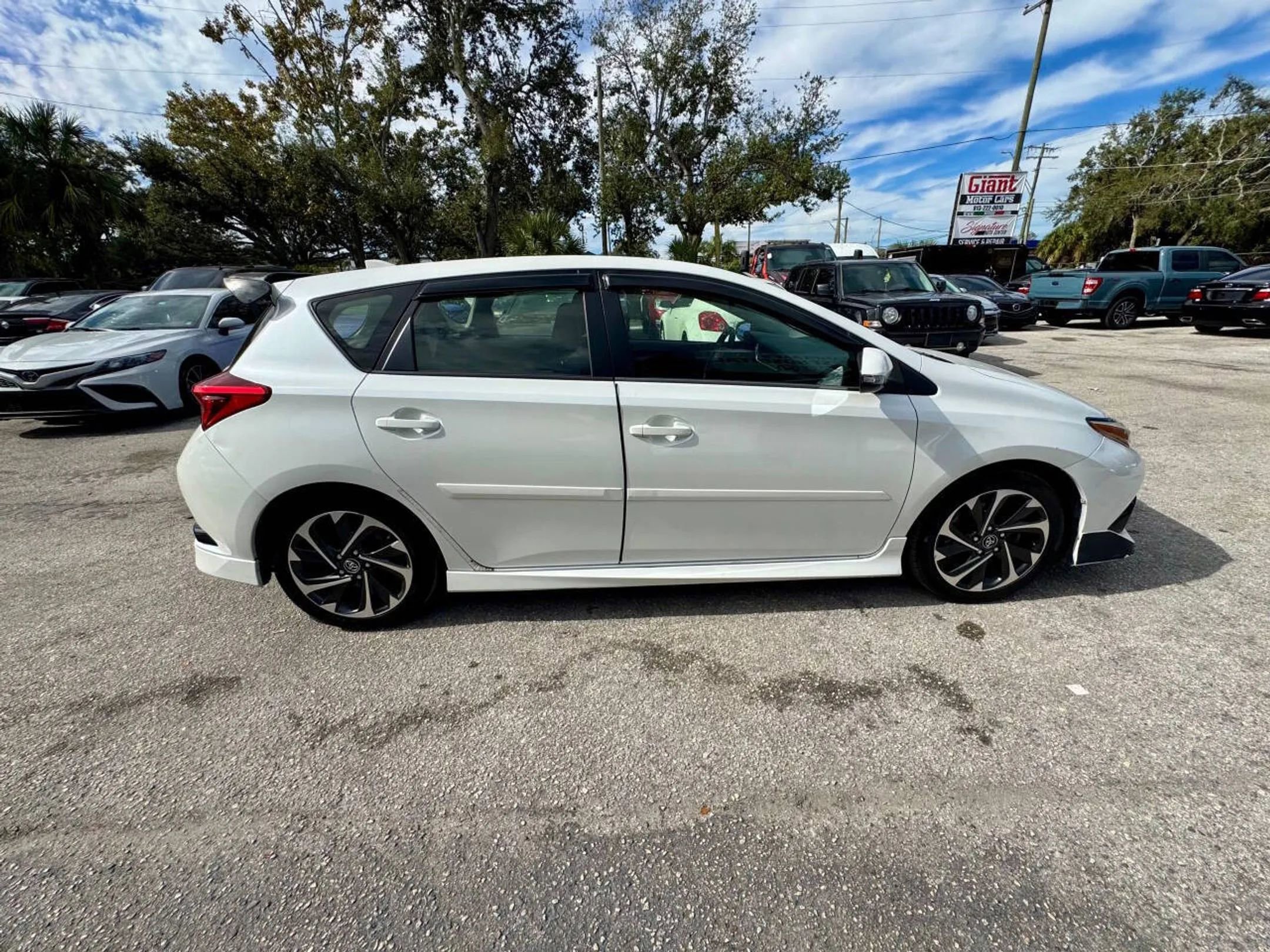 Used 2018 Toyota Corolla iM image 14