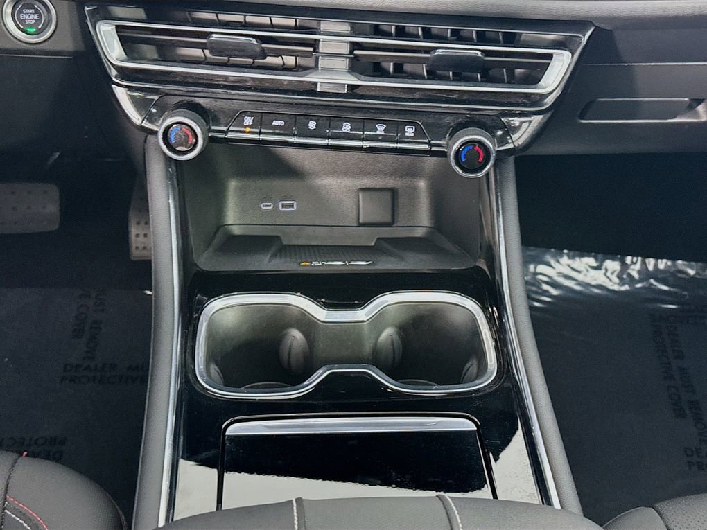 Used 2025 Chevrolet Traverse Z71 w/ Enhanced Driving Package image 40