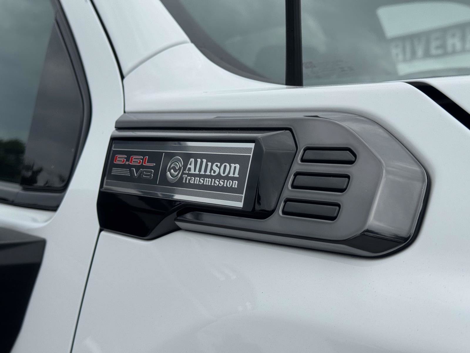 Used 2024 GMC Sierra 2500 AT4 w/ AT4 Premium Plus Package AWD/4WD image 8