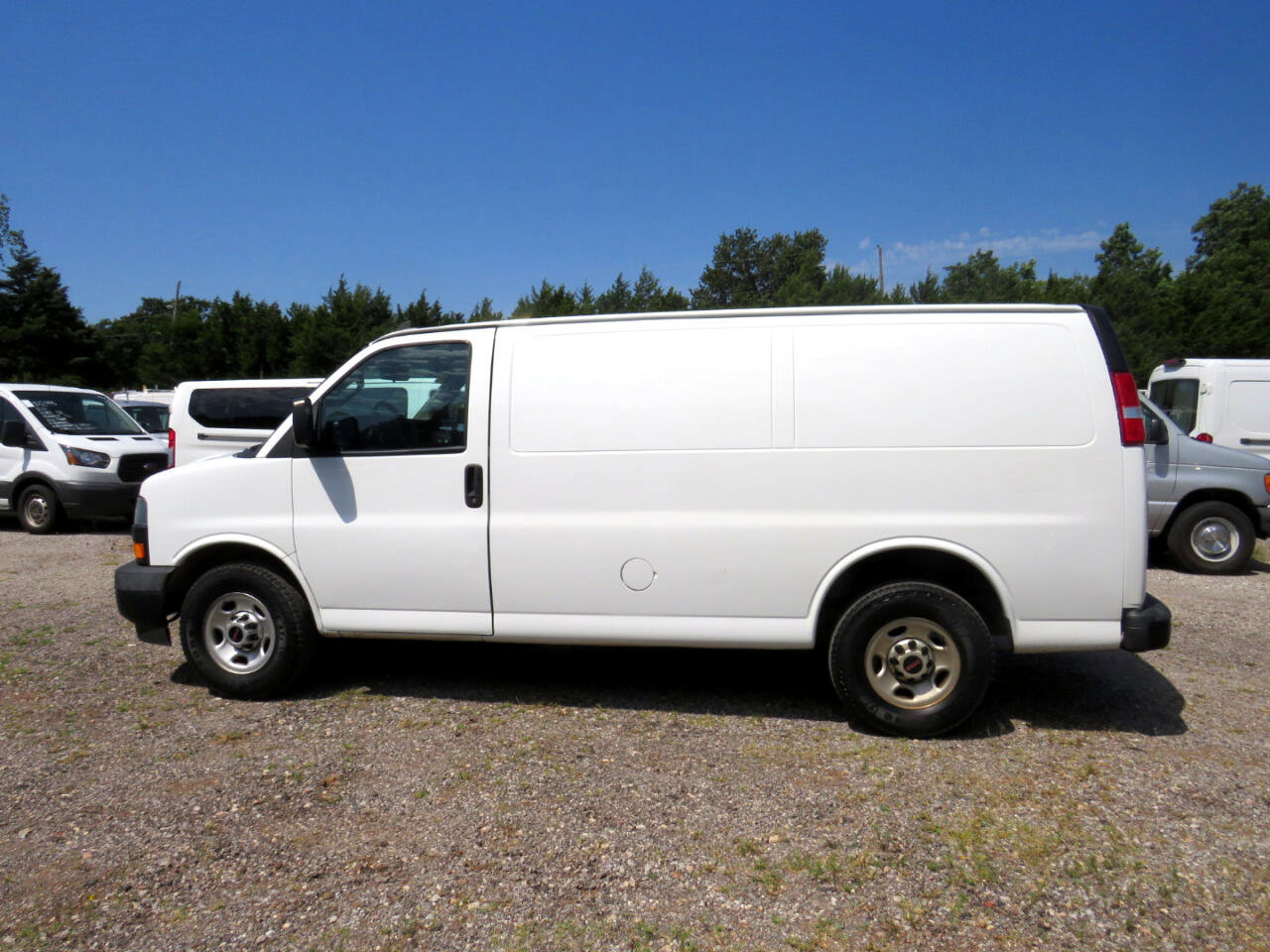 Used 2019 GMC Savana 2500 w/ Driver Convenience Package image 8