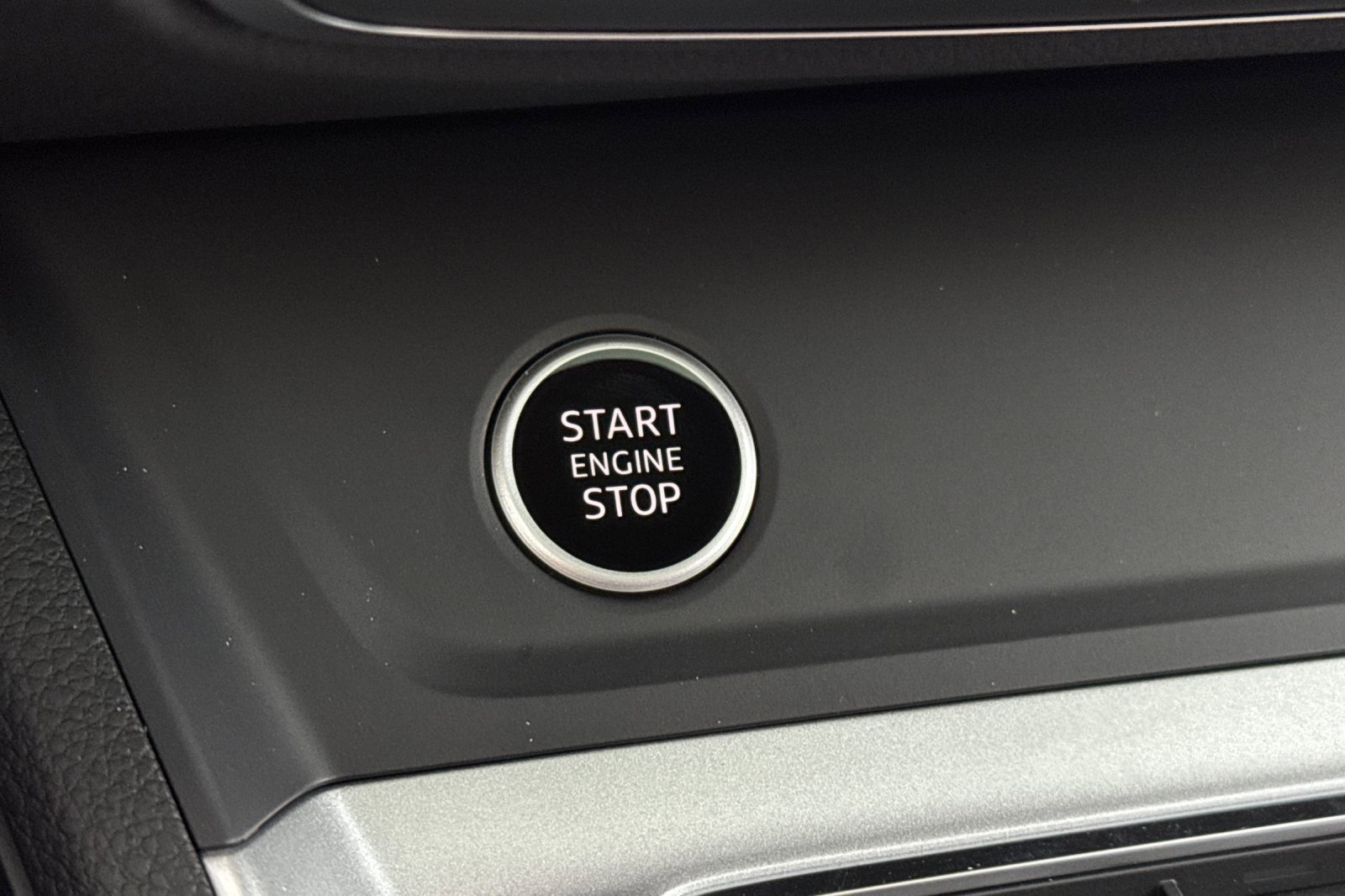 New 2025 Audi Q3 2.0T Premium image 19