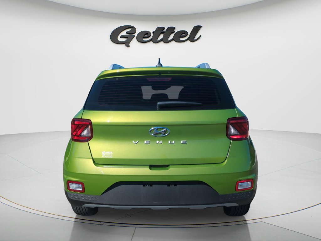 Certified 2024 Hyundai Venue SEL FWD image 6