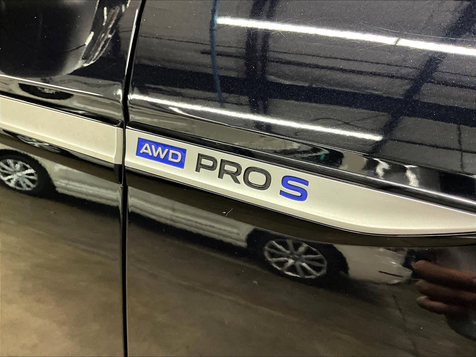 Used 2023 Volkswagen ID.4 Pro S image 32