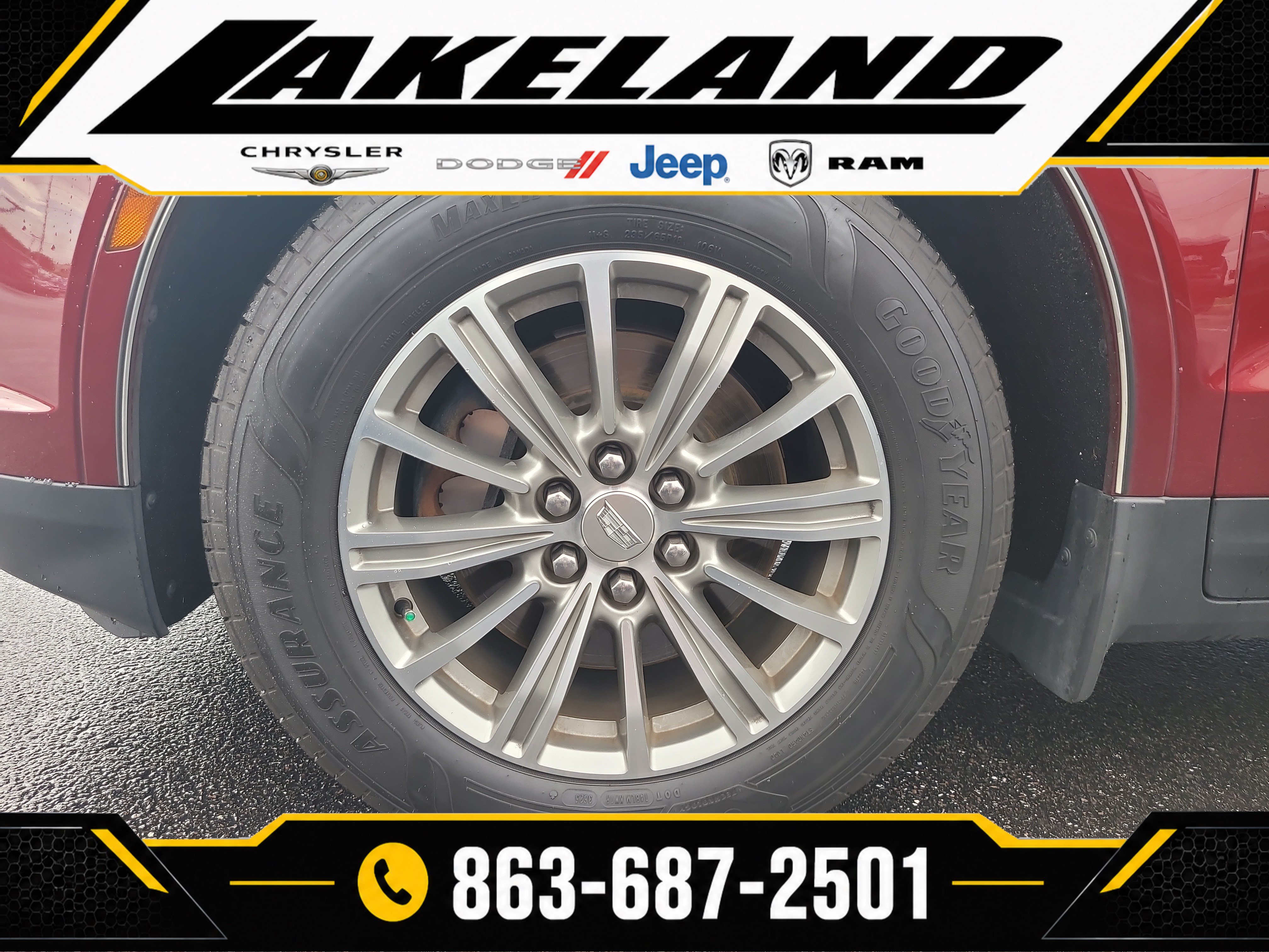 Used 2017 Cadillac XT5 Luxury w/ Driver Awareness Package FWD image 9