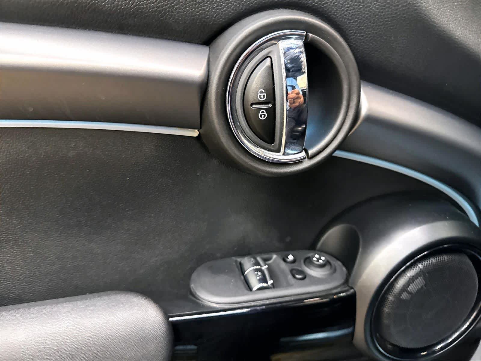 Used 2024 MINI Cooper SE FWD image 35