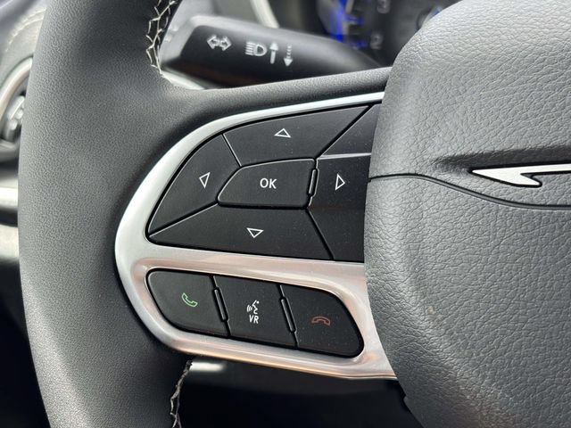 New 2027 Chrysler Pacifica Select w/ Family Tech Group AWD/4WD image 21