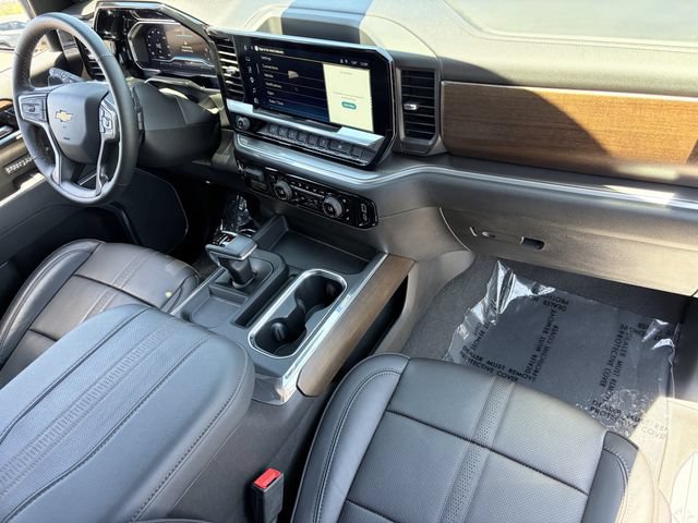 Used 2025 Chevrolet Silverado 1500 High Country AWD/4WD image 13
