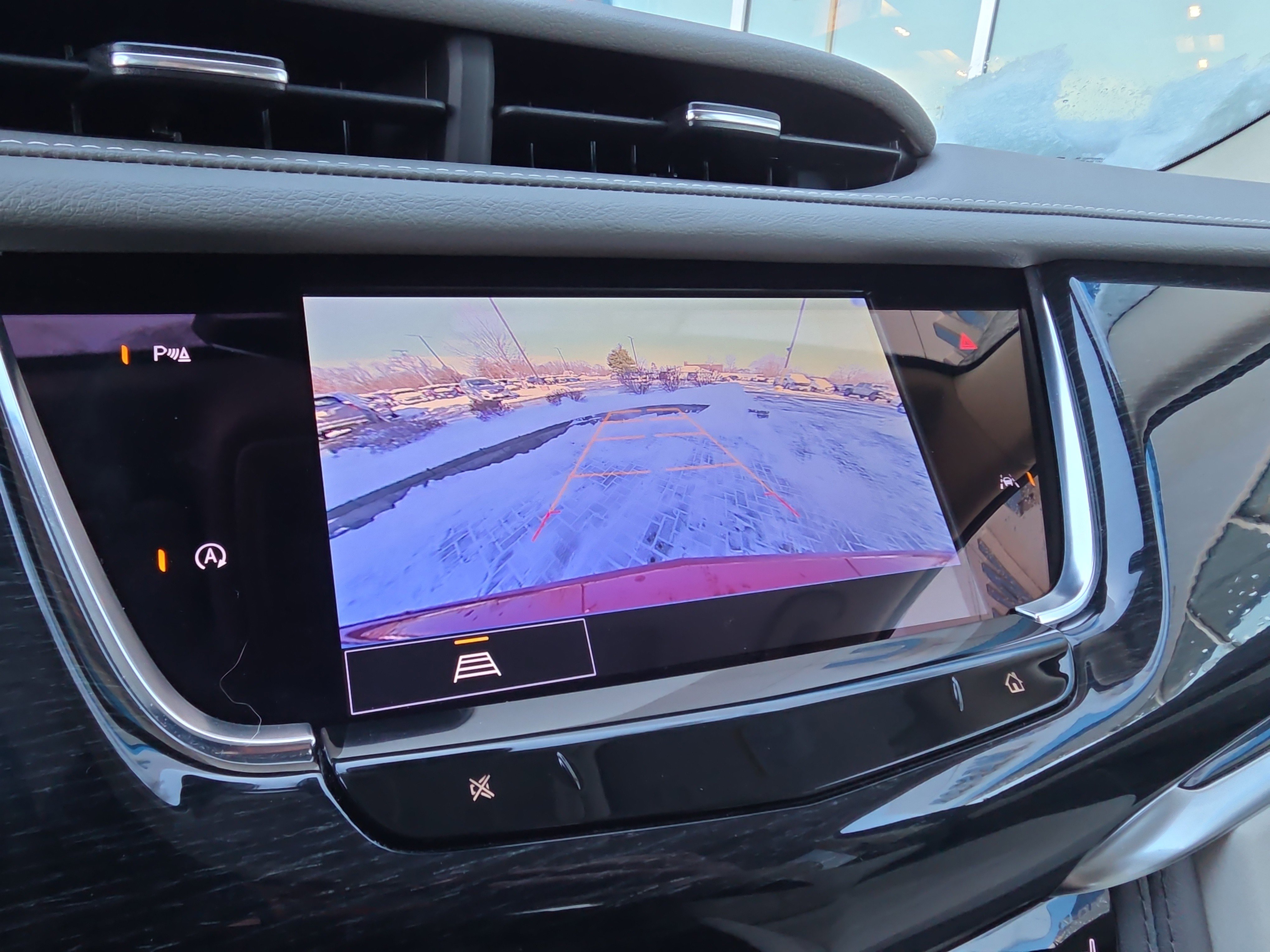 Used 2025 Cadillac XT6 Premium Luxury image 21