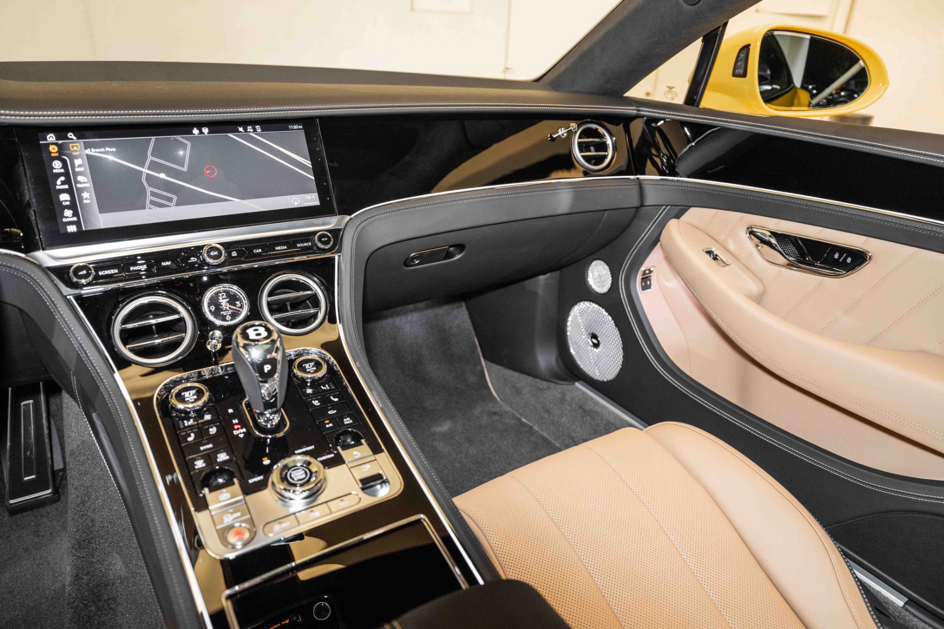 Used 2024 Bentley Continental GT V8 image 22