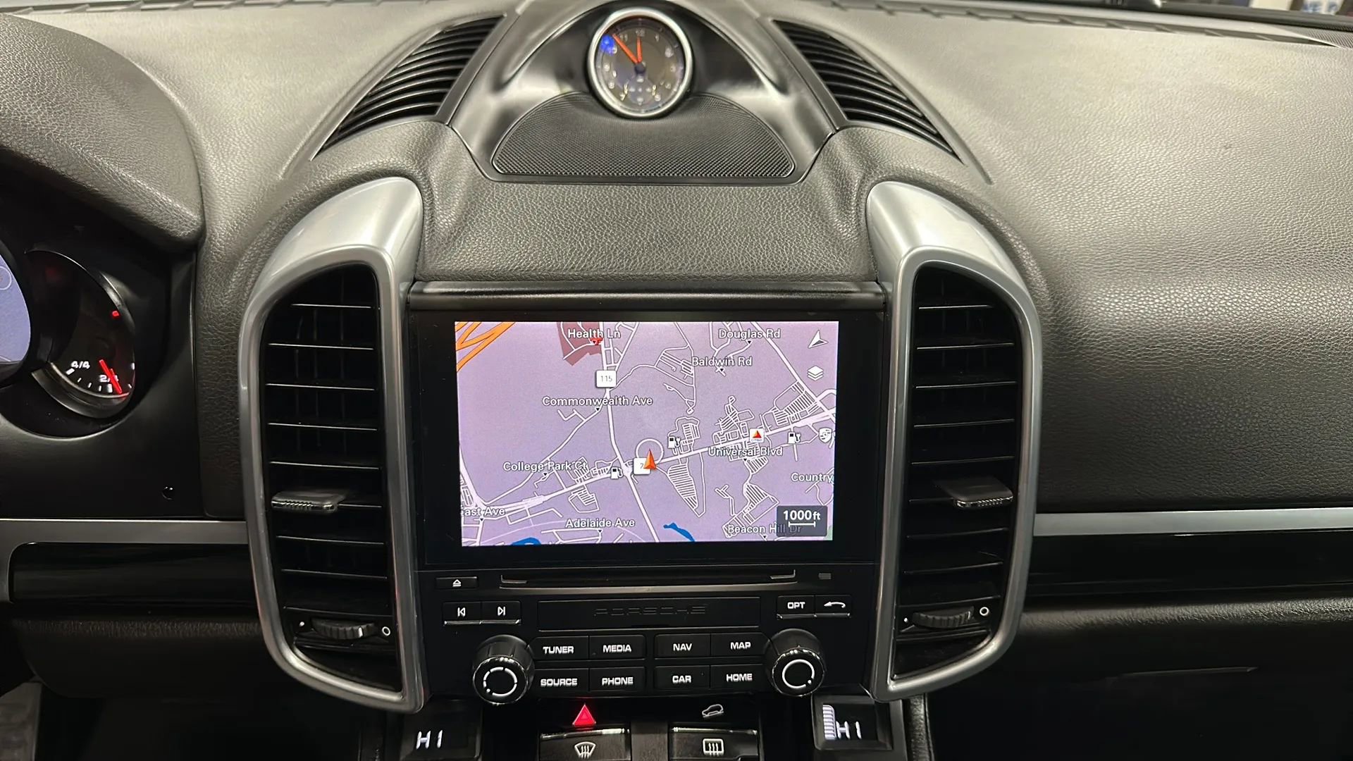 Used 2018 Porsche Cayenne Platinum Edition image 23