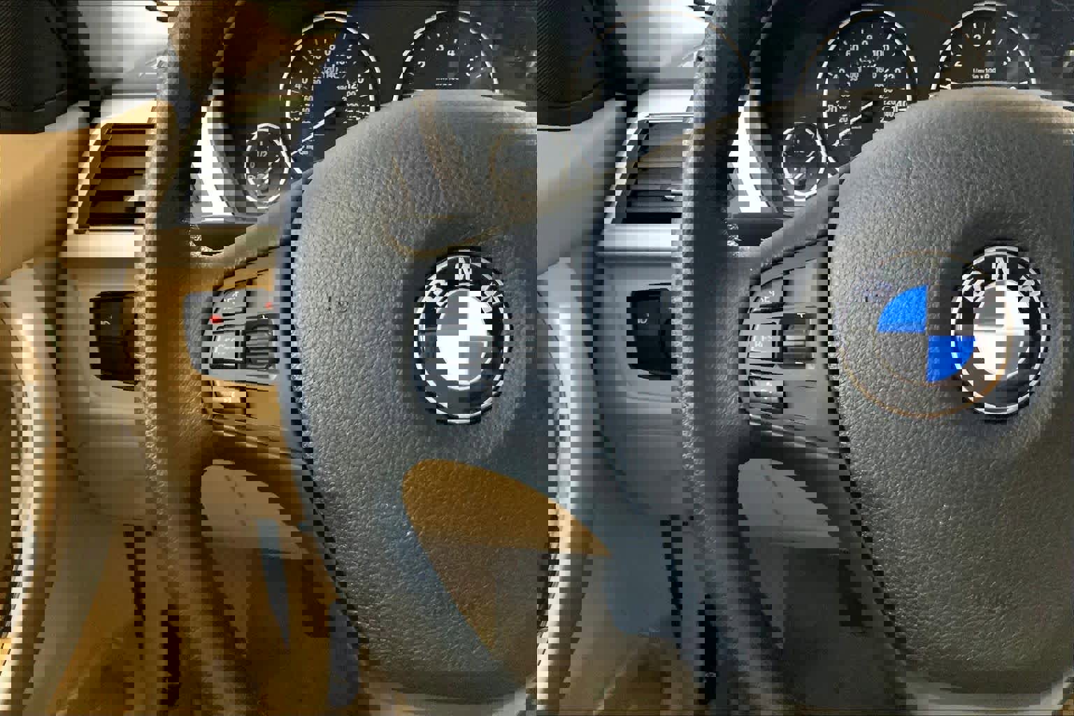 Used 2015 BMW 320i Sedan image 24