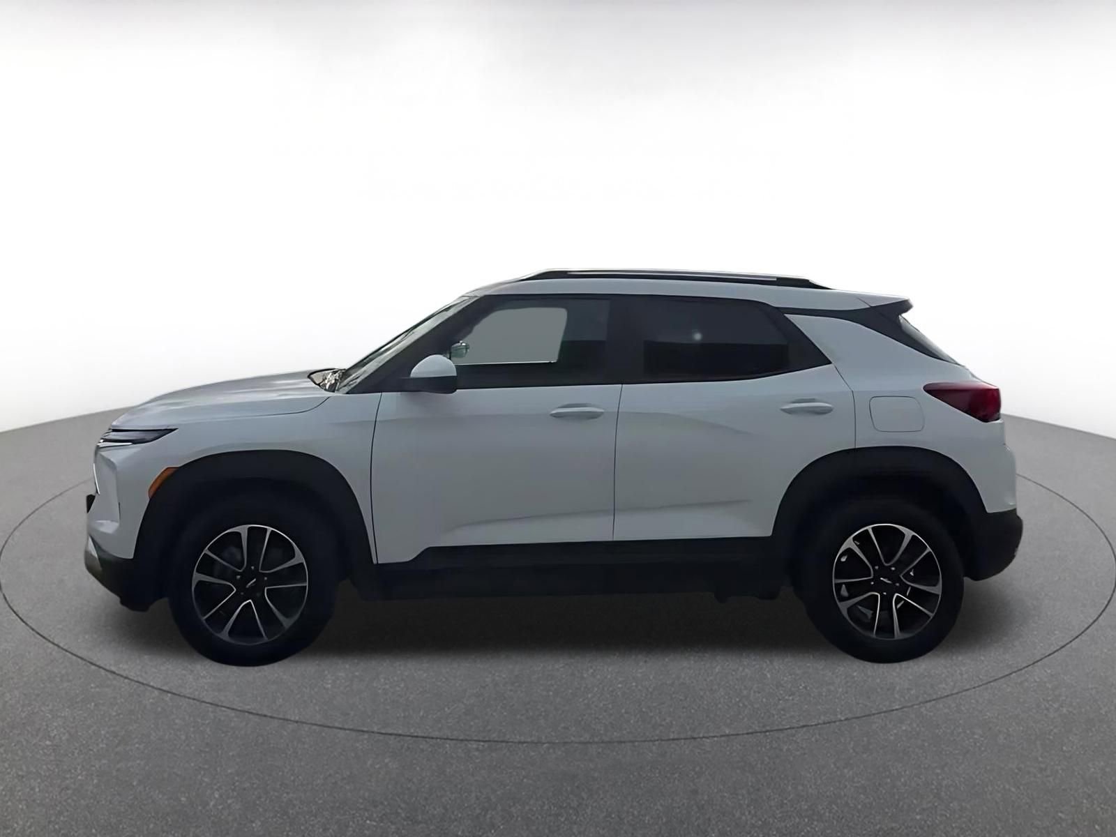 Used 2025 Chevrolet TrailBlazer LT image 9