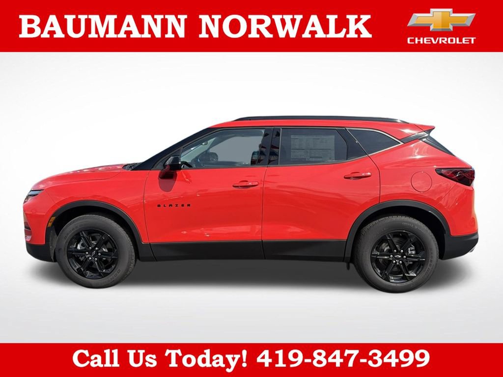 New 2025 Chevrolet Blazer LT w/ Convenience Package AWD/4WD image 8