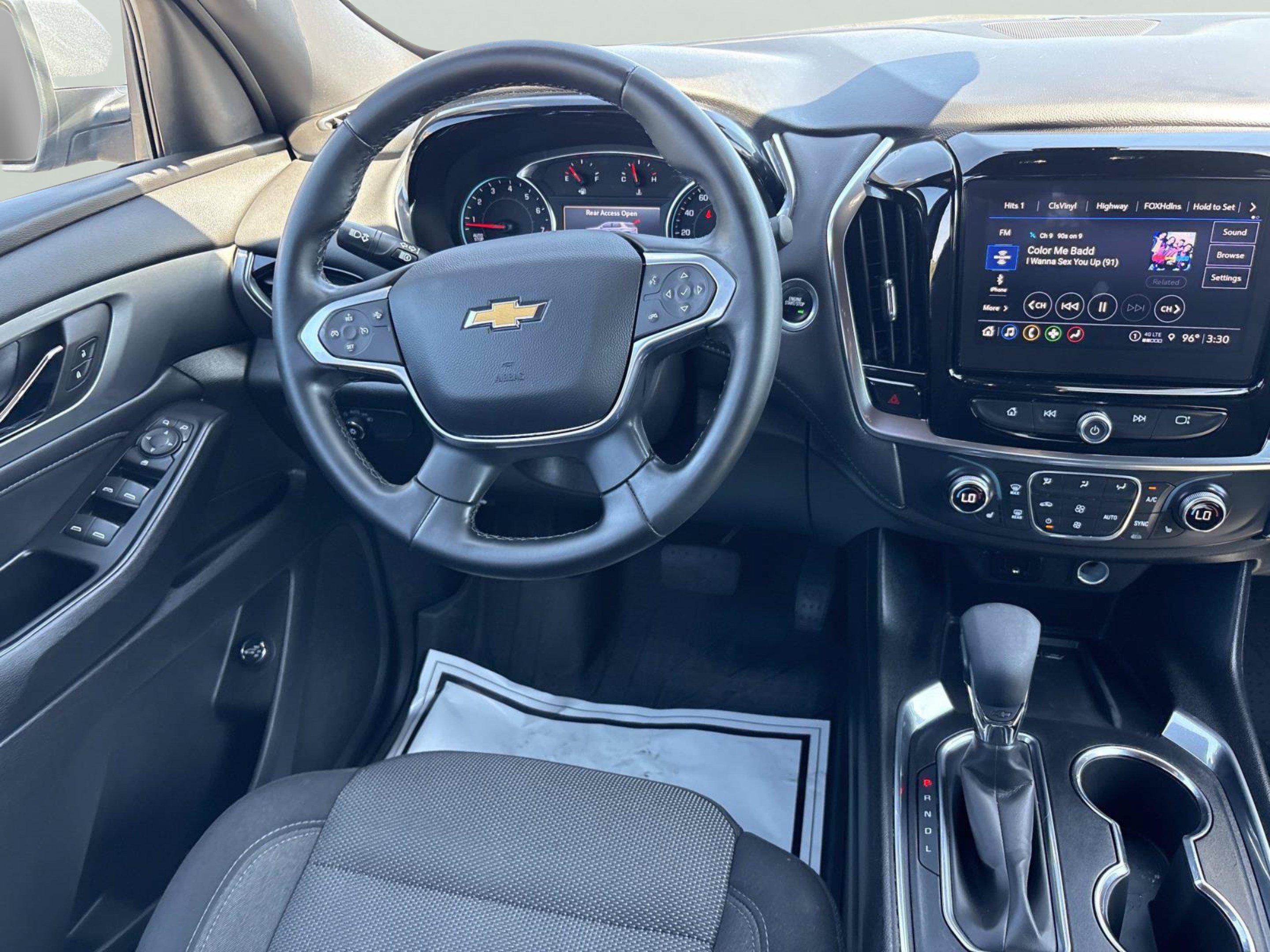 Used 2023 Chevrolet Traverse LT FWD image 11