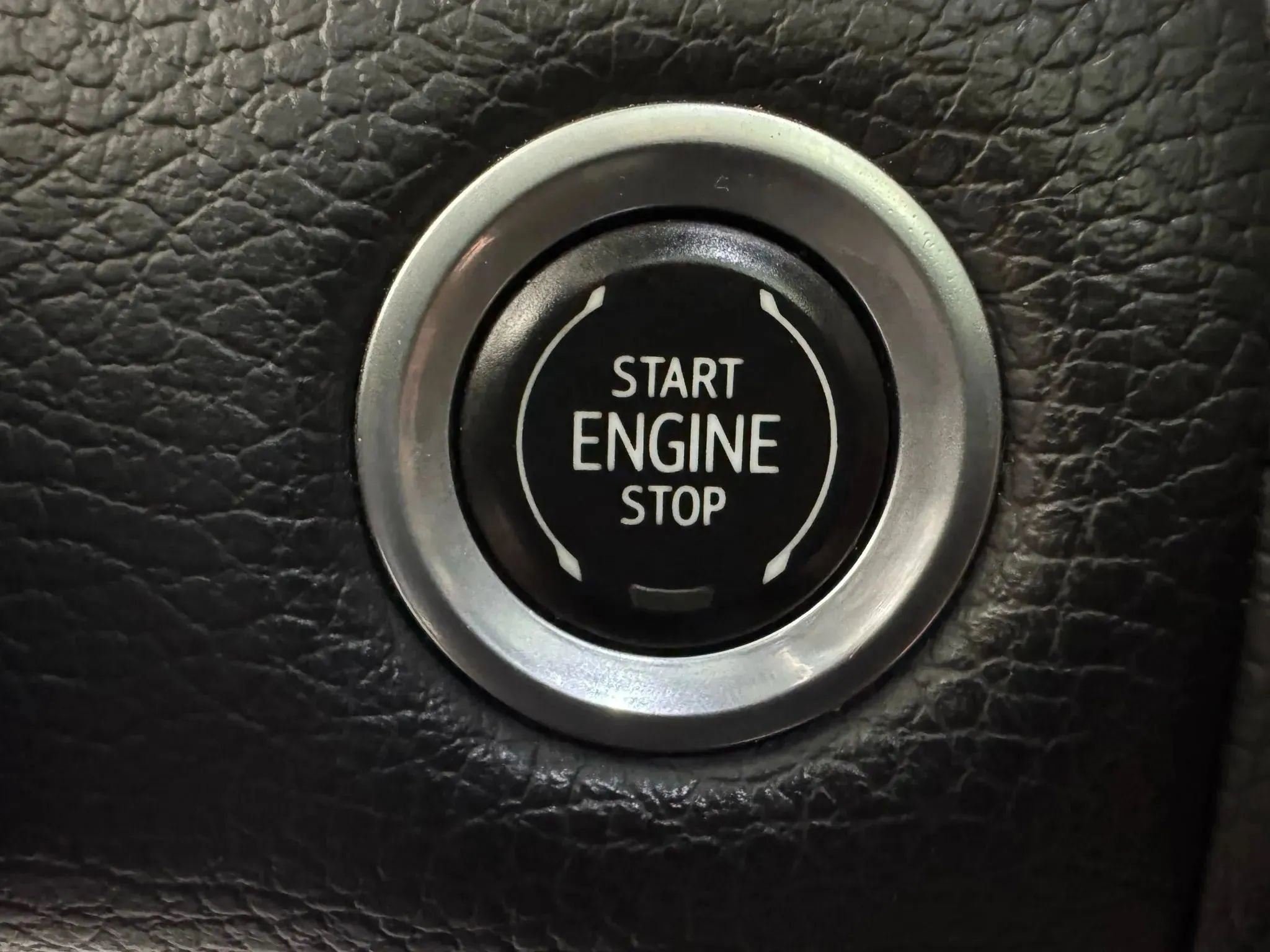 Used 2021 GMC Yukon XL Denali w/ Advanced Technology Package image 18