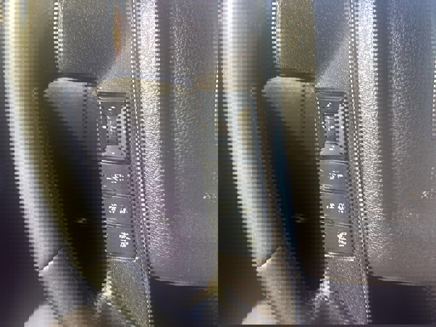 Used 2016 Lincoln Navigator Select image 16