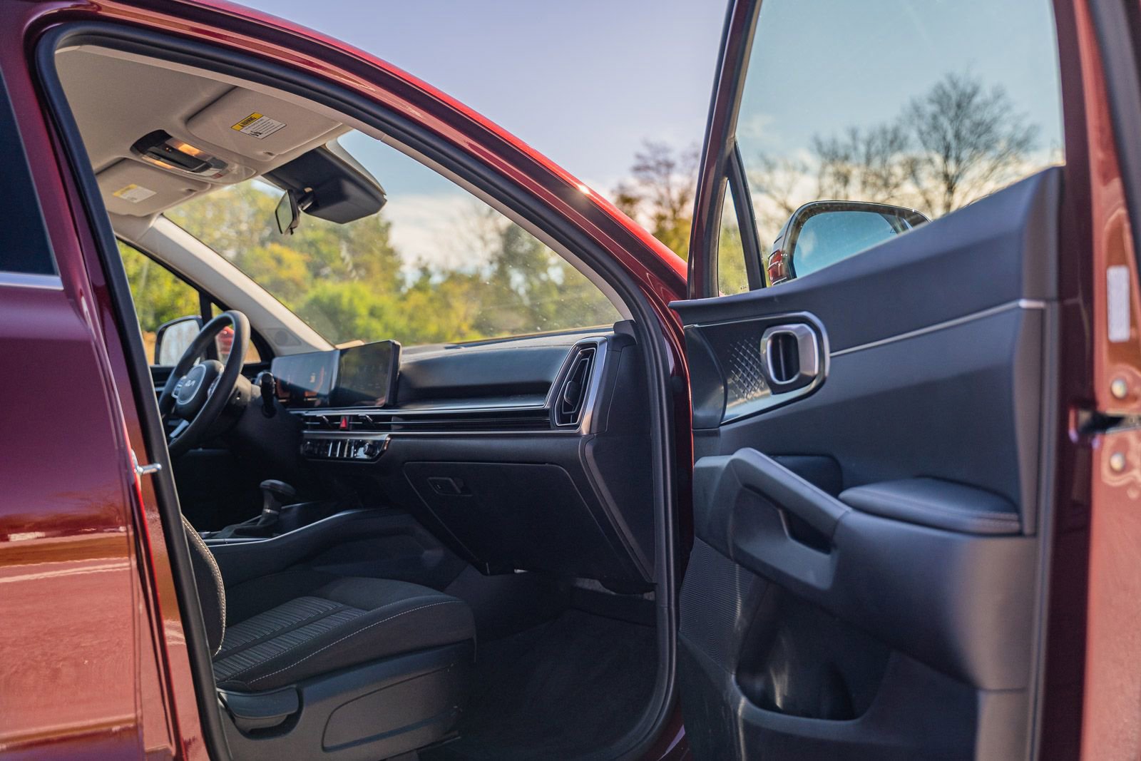 Used 2025 Kia Sorento LX image 12