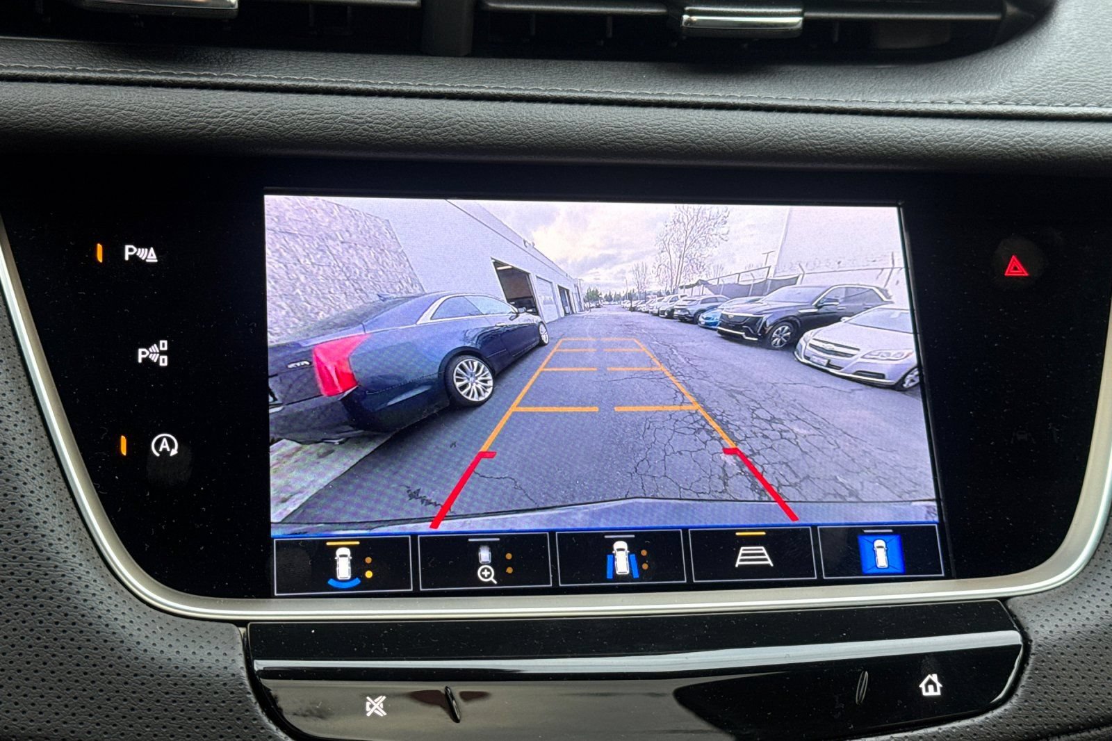 Used 2025 Cadillac XT5 Premium Luxury w/ LPO, Red Accent Package FWD image 25
