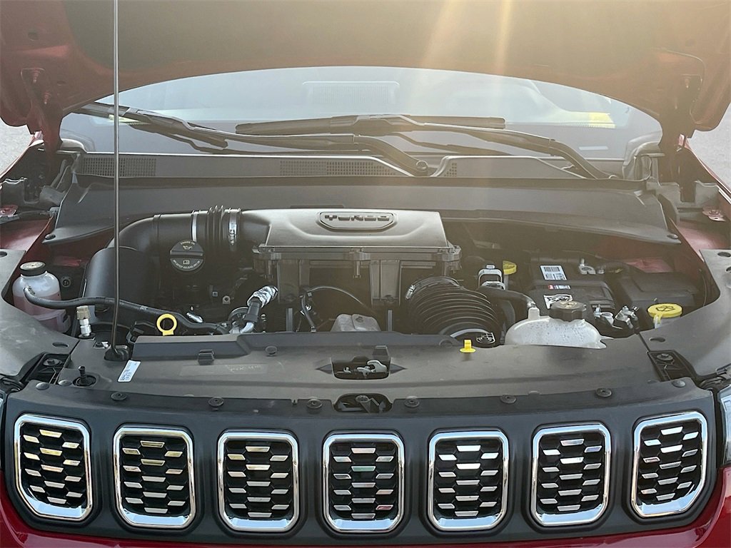 Used 2025 Jeep Compass Latitude image 29