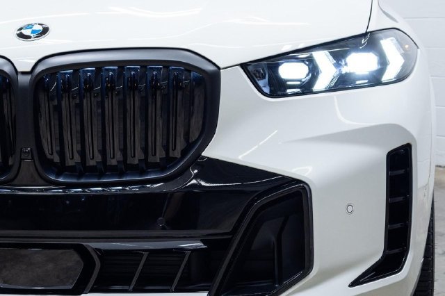 Certified 2026 BMW X5 xDrive40i w/ M Sport Package AWD/4WD image 6