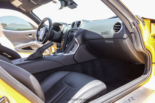 Used 2014 SRT Viper SRT-10 w/ Grand Touring Package RWD image 27