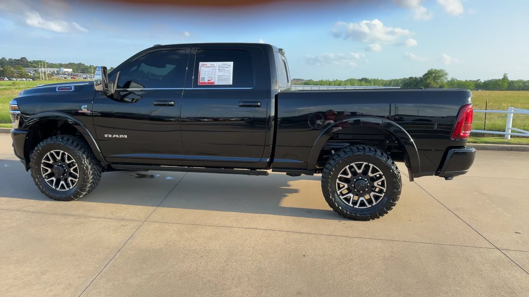 Used 2025 RAM 2500 Limited AWD/4WD image 4