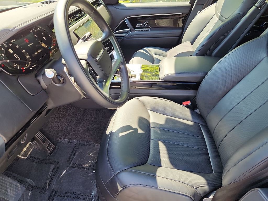 Used 2025 Land Rover Range Rover SE AWD/4WD image 24