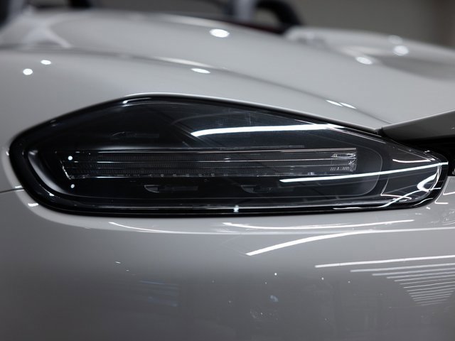 Certified 2022 Porsche 718 Boxster Spyder image 14