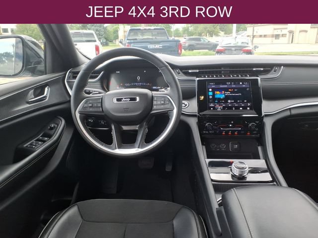 Used 2024 Jeep Grand Cherokee L Altitude AWD/4WD image 11