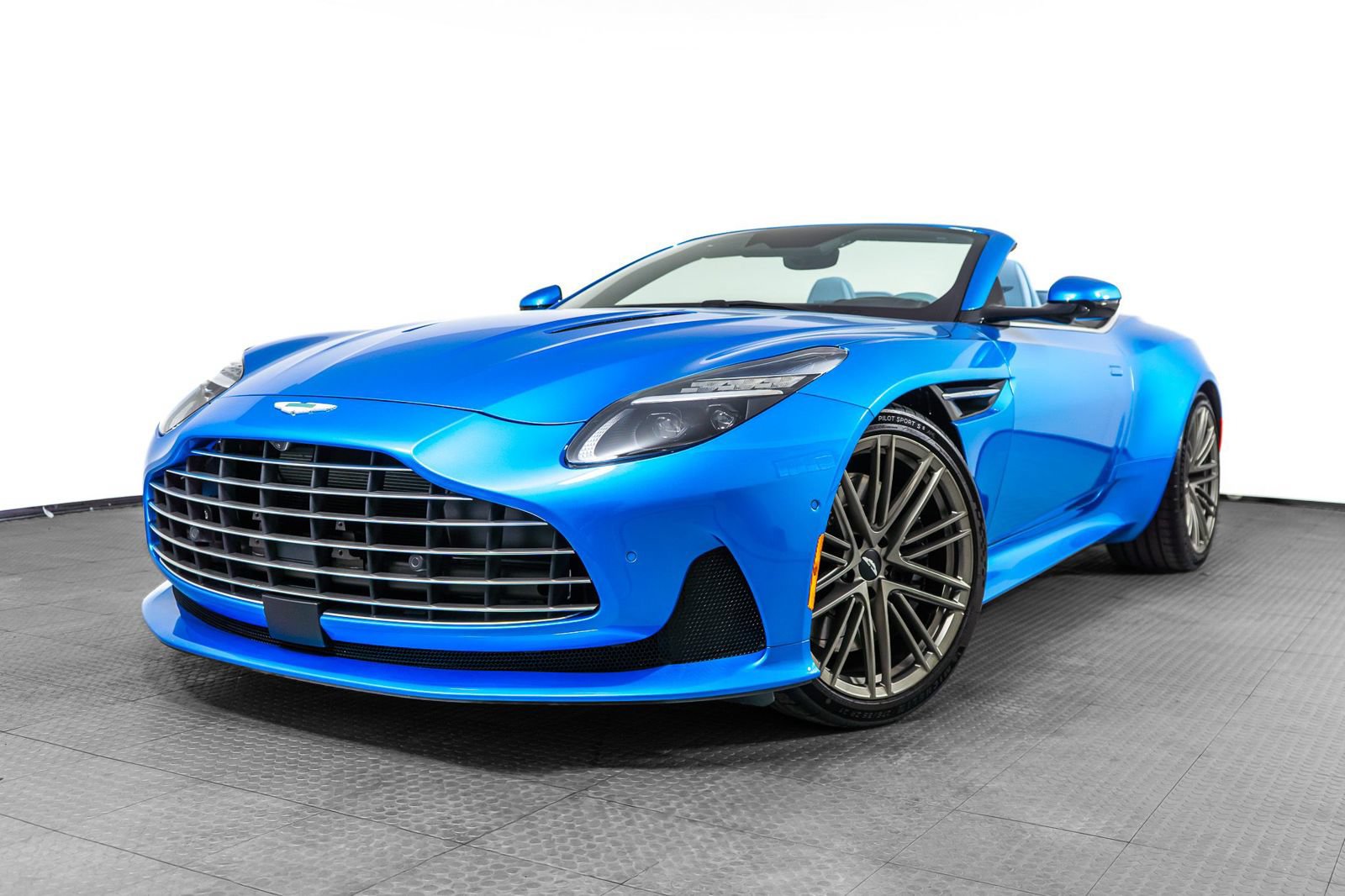 Used 2024 Aston Martin DB12 Convertible