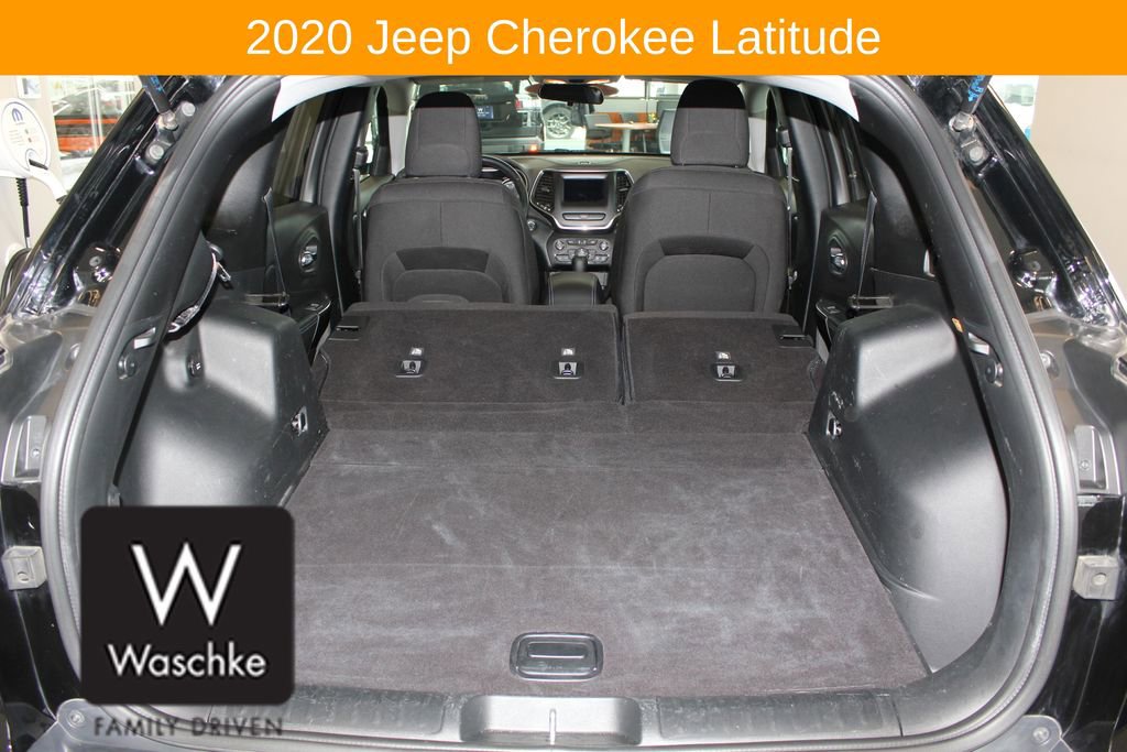 Used 2020 Jeep Cherokee Latitude w/ Cold Weather Group image 19