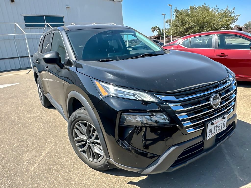 Used 2024 Nissan Rogue S FWD image 1