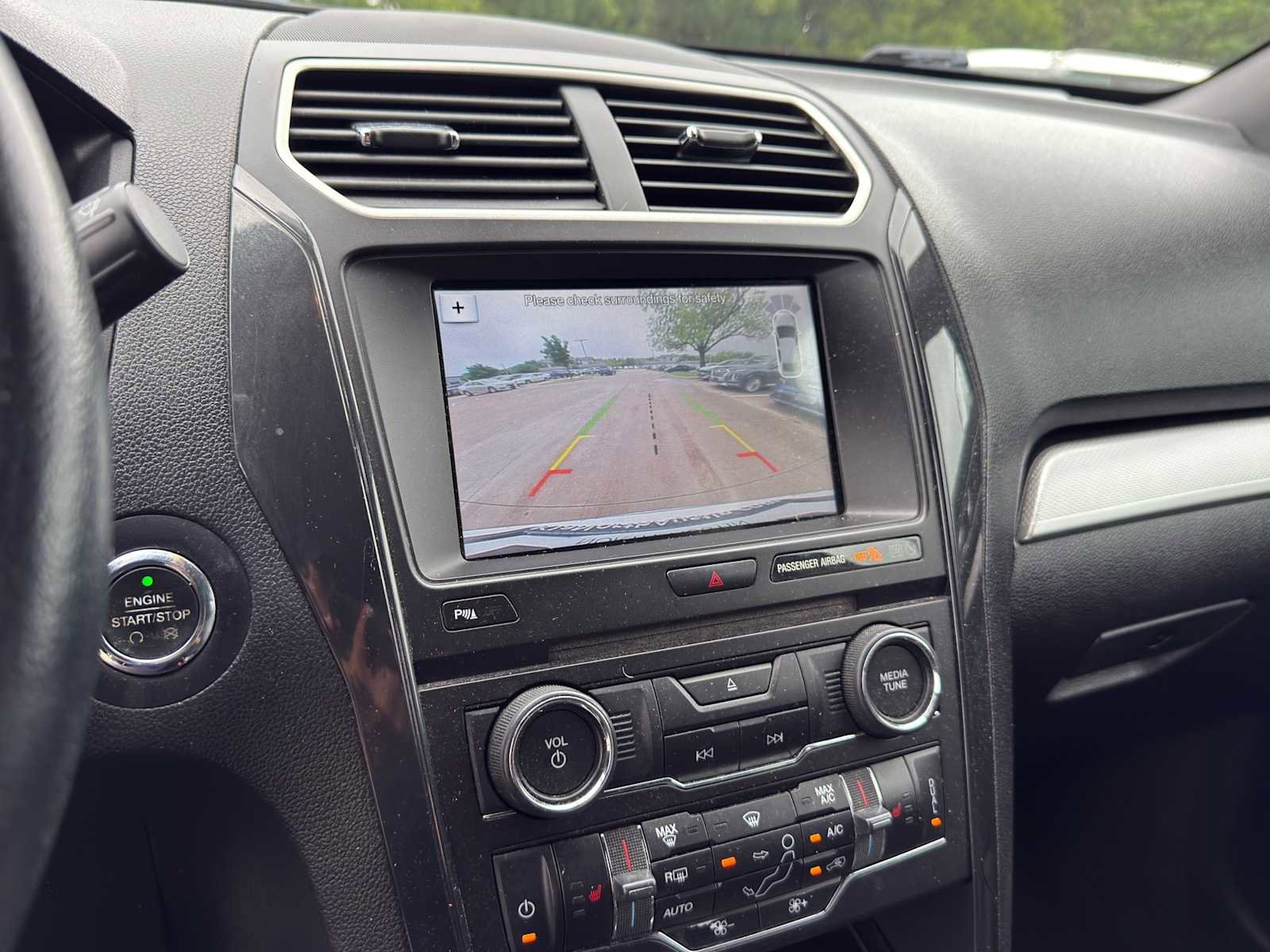 Used 2017 Ford Explorer XLT w/ Equipment Group 202A FWD image 12