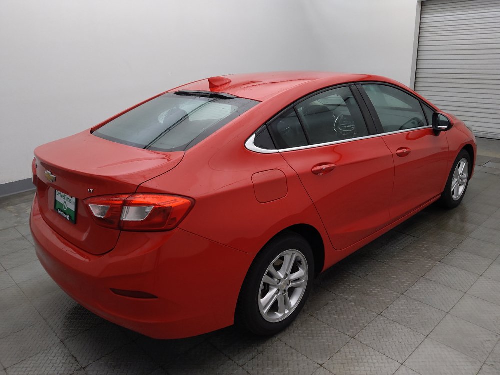 Used 2017 Chevrolet Cruze LT w/ Convenience Package FWD image 9