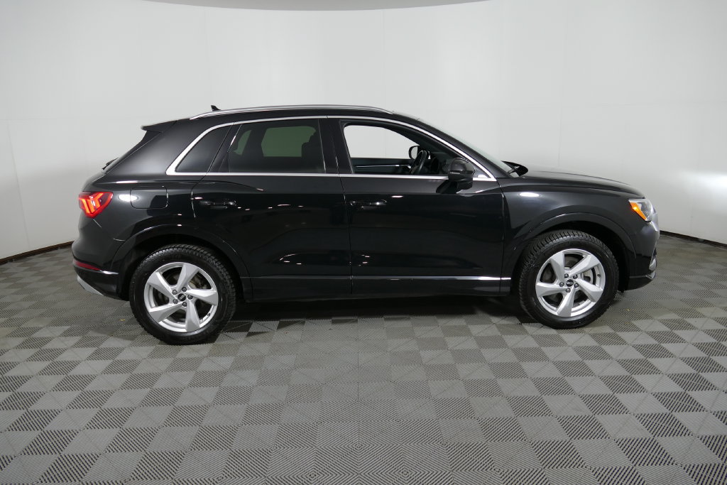 Used 2021 Audi Q3 2.0T Premium AWD/4WD image 2